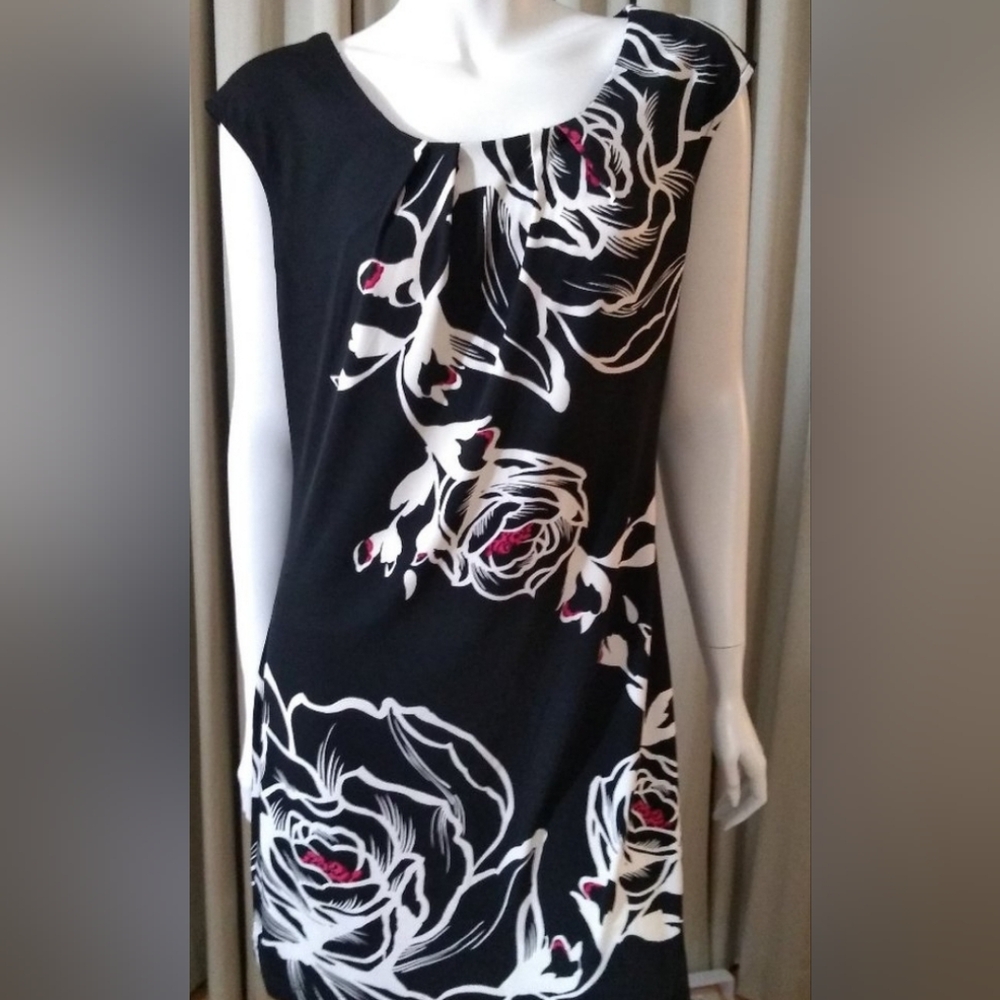 White House Black Market Black and White Floral Midi Dress